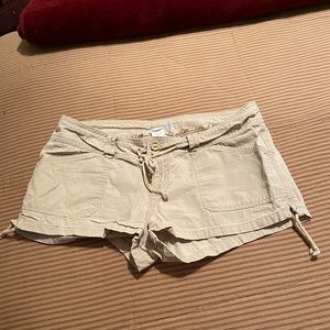 Aeropostale Shorts. Khaki color. Size 5/6. Small zipper/buttons and drawstring.